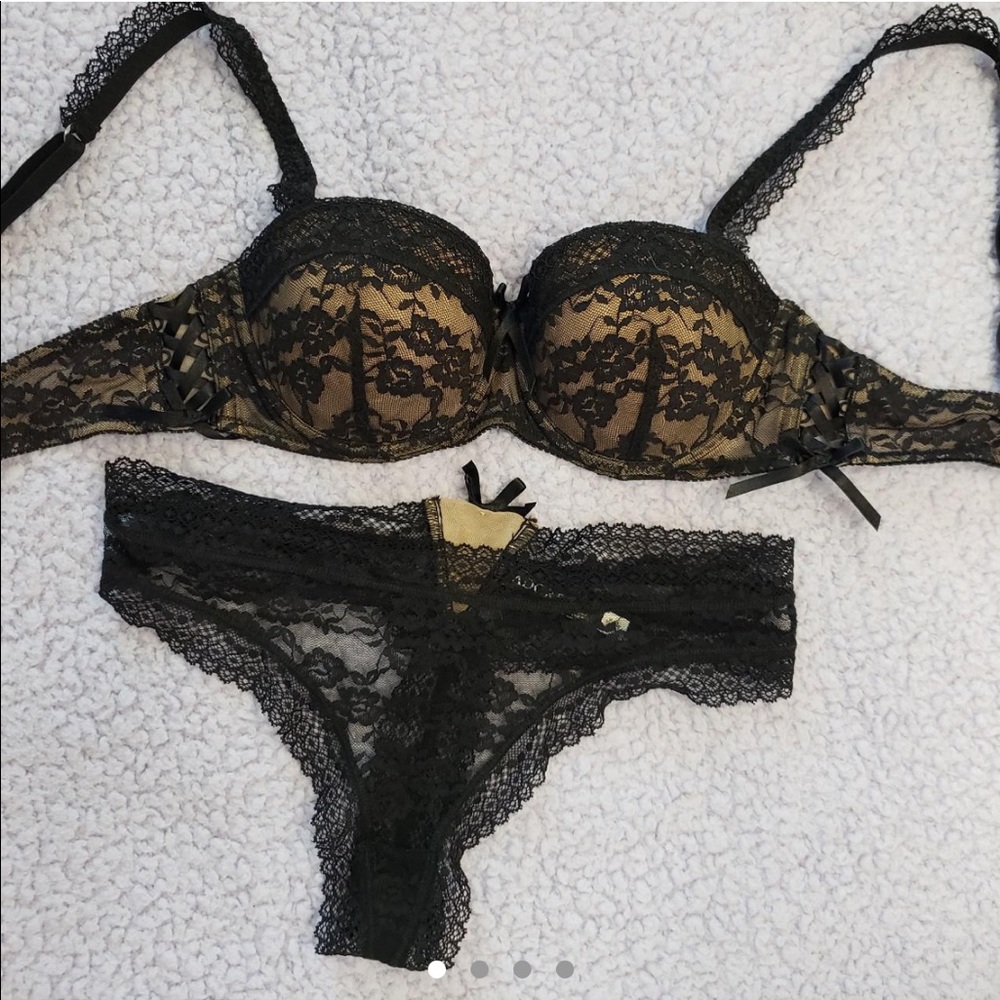 NWOT Adore me lingerie set 32b